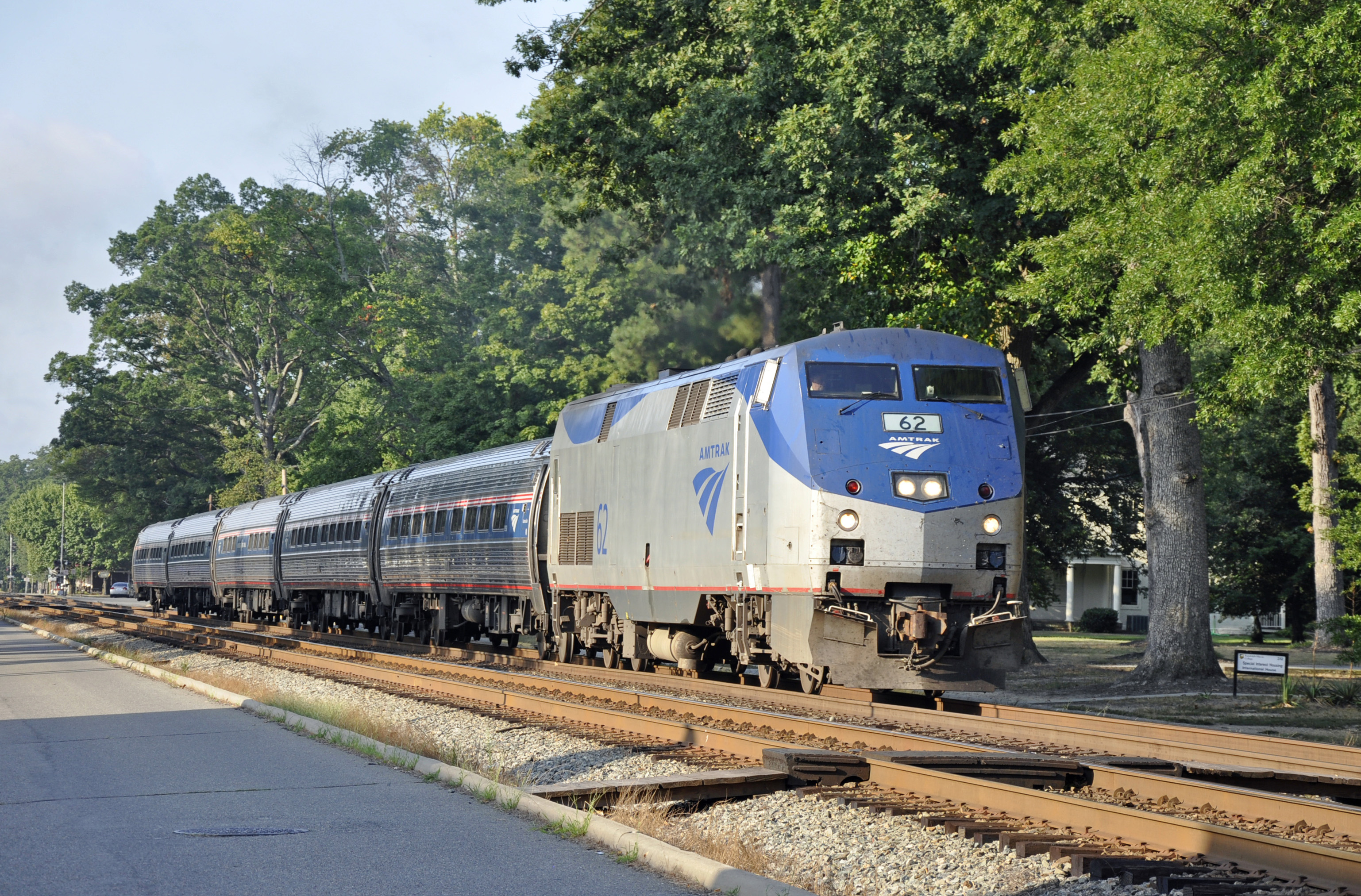 How America’s Passenger Trains Went Off Track